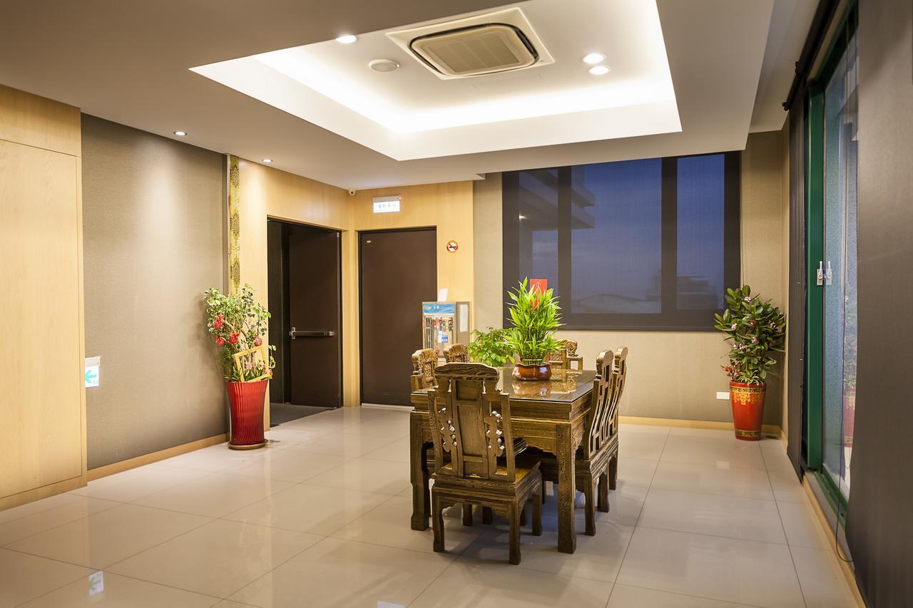 Yunlin Commerce Ryokan Tuku Bagian luar foto