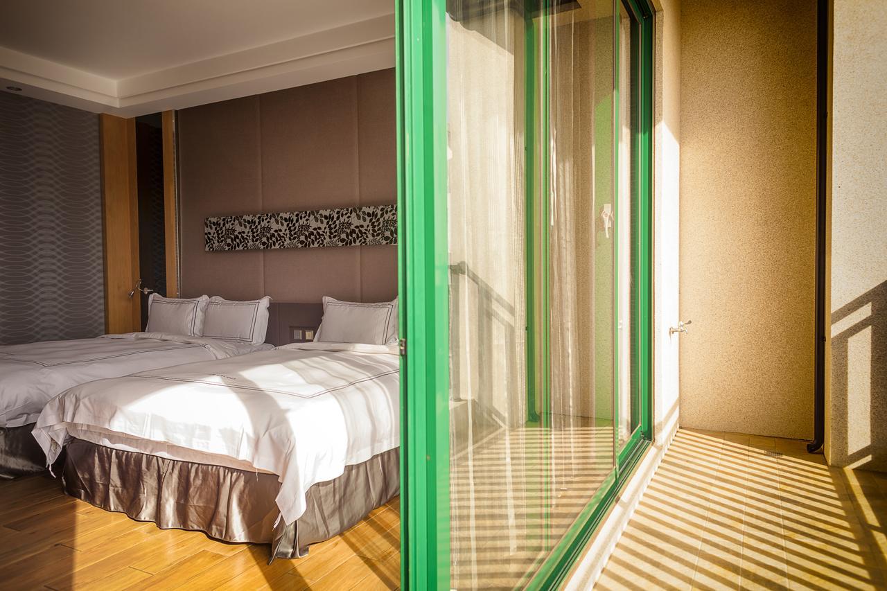 Yunlin Commerce Ryokan Tuku Bagian luar foto
