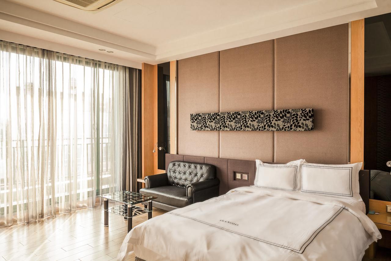 Yunlin Commerce Ryokan Tuku Bagian luar foto
